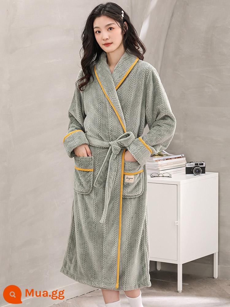 Váy ngủ mùa đông nữ dày dặn lông cừu san hô đồ ngủ nam mùa thu đông áo choàng tắm flannel phiên bản dài nữ cỡ lớn phục vụ tại nhà áo choàng buổi sáng - Váy ngủ màu xanh cỏ cháy dành cho nữ