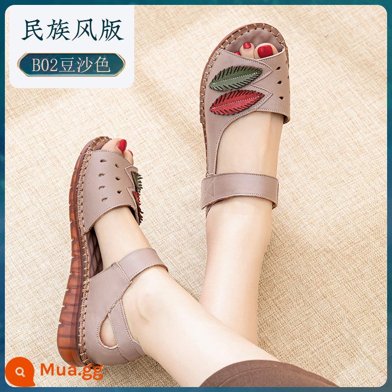 Giày sandal nữ cao tuổi chống trượt mùa hè da gân đáy thoải mái Giày sandal mẹ đế mềm giày da trung niên đế bằng - Bột đậu phong cách dân tộc