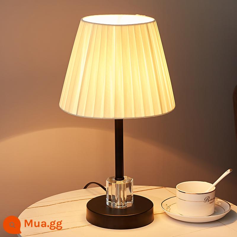 Bắc Âu Ánh Sáng Sang Trọng Pha Lê Đèn Bàn Retro Ấm Áp Hôn Nhân Mờ Cảm Ứng Hiện Đại Đơn Giản Phòng Ngủ Đèn Ngủ Trang Trí - Model Crystal G + đèn LED ánh sáng ấm 5W