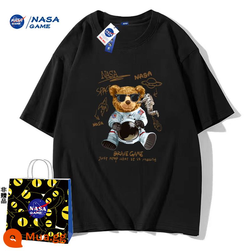 Trang web chính thức của NASA GAME sản phẩm mới đồng thương hiệu 2024 Áo phông ngắn tay cotton nguyên chất dành cho nam và nữ Áo phông hàng hiệu hợp thời trang Áo thun đôi - Áo thun đen hình chú gấu vũ trụ của NASA