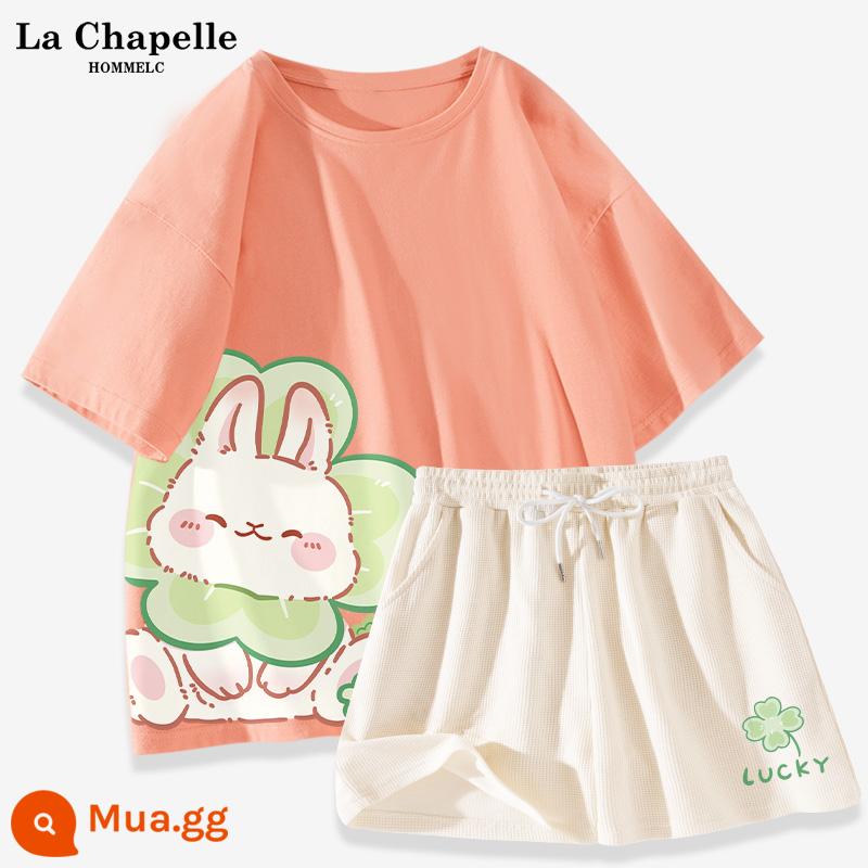 La Chapelle giản dị bộ đồ thể thao nữ mùa hè 2023 mới học sinh cấp 2 cotton quần đùi ngắn tay 2 bộ X - Hồng cam (thỏ cỏ bốn lá phía dưới bên phải) + quần trắng sữa (quần thỏ bốn lá phía trước phía dưới bên trái)