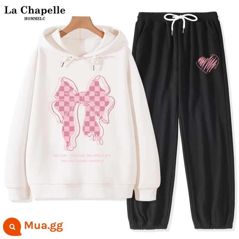 La Chapelle Plus nhung bộ đồ thể thao nữ mùa thu đông 2022 mới học sinh cấp 2 thường cỡ lớn chạy bộ 2 bộ - Trắng (nơ lớn hồng) + quần đen (chỉ có logo quần trái tim)