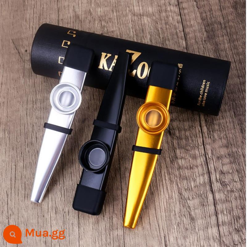 Một loại nhạc cụ không cần học nhạc cụ kim loại kazoo chuyên nghiệp dành cho người mới bắt đầu nhạc cụ cầm tay nhỏ kazoo - Kèn kazoo bạc + 16 màng sáo + túi đựng Kèn kazoo kim loại thông thường