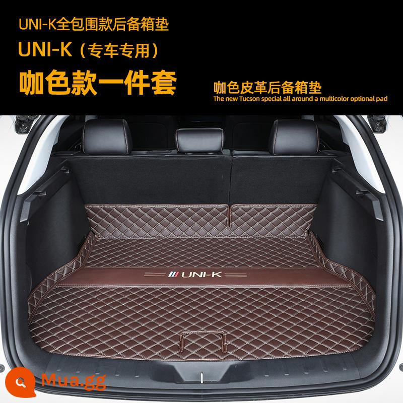 Tấm lót cốp Changan unik được bao quanh hoàn toàn bởi 2122 tấm lót cốp sau ô tô cải tiến UNI-Kidd - Thảm trải sàn màu cà phê