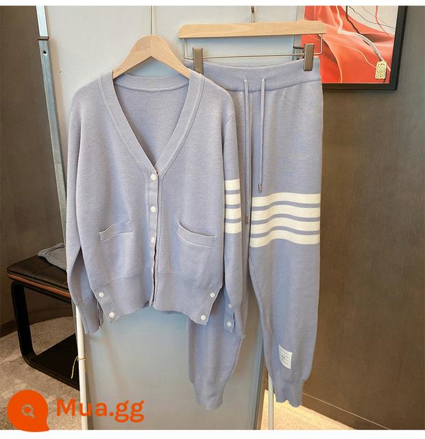 Hợp thời trang 4 thanh cardigan dệt kim màu xám tb + quần âu bộ đồ nữ 22 thu đông phong cách đại học hàn quốc phiên bản cao - Xanh nhạt [bộ chính hãng]