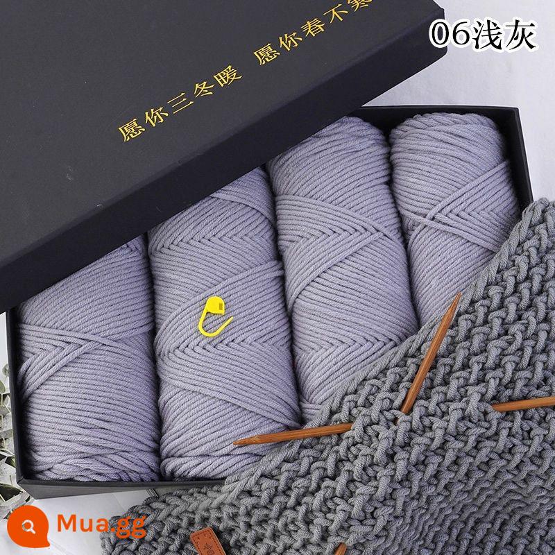 Khăn Sợi Dệt Tay DIY Tự Dệt Sợi Len Dày Bóng Người Yêu Khăn Cotton Chất Liệu Sợi Gói Quà Tặng Cho Bạn Trai bạn Gái - 4 quả bóng màu xám nhạt + dụng cụ + hộp quà túi đựng quà + miếng dán gấu