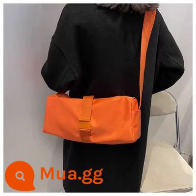 Túi bánh mì nướng túi nylon 2023 mới màu đỏ túi nhỏ túi vải Messenger vải Oxford thể dục thể thao túi nữ - Dây đeo vai màu cam cỡ lớn dành cho tập thể dục