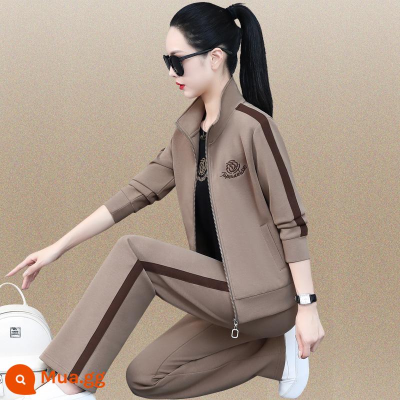 Bộ đồ thể thao thương hiệu dành cho nữ xuân thu 2023 phong cách mới phong cách nước ngoài cotton nguyên chất áo thun dáng rộng chạy bộ thường ngày bộ đồ ba mảnh xu hướng - 6006 Khaki (bộ ba món) cao cấp