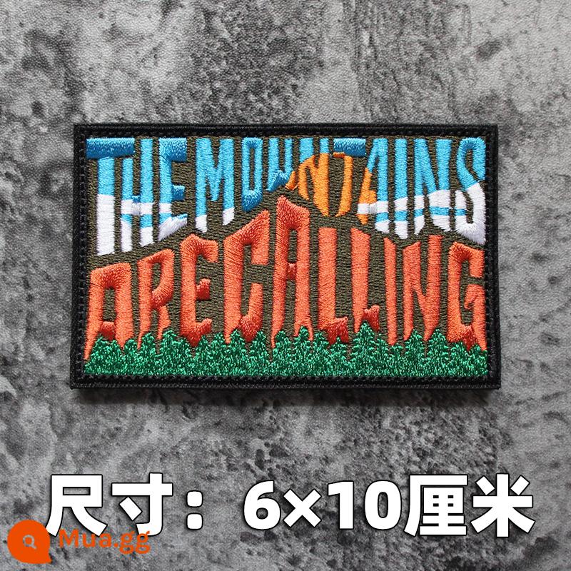 Thêu Velcro Scenic Morale Patch Phiêu lưu ngoài trời Cắm trại Traveller Keo Armband Morale Patch - Những ngọn núi đang gọi