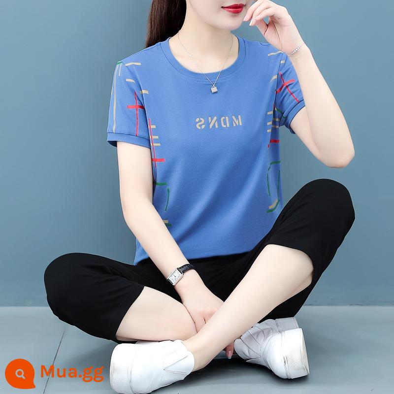 Bộ đồ thể thao cotton thường ngày cho nữ mùa hè 2022 bộ đồ hai mảnh ngắn tay mới phóng khoáng phong cách nước ngoài bốn mươi tuổi - Xanh da trời (tay ngắn + quần crop)