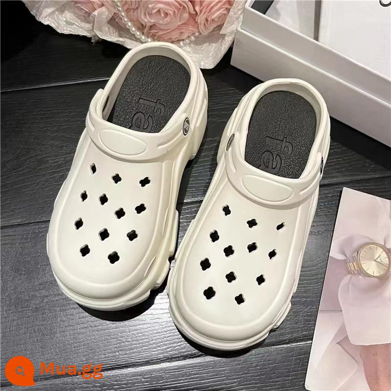 Trang phục ngoài trời dành cho nữ với Crocs dậm phân cho mùa hè, khóa hoa hoạt hình dễ thương, đế dày nổi tiếng trên Internet, dép xỏ ngón có túi hai mũi đi biển đa năng - Trắng [Cổ điển 66]