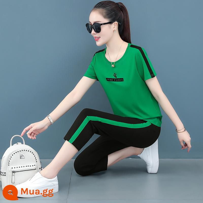 Bộ đồ thể thao cotton quần áo mùa hè của phụ nữ 2023 thời trang mùa hè mới của mẹ quần áo thường ngày mùa hè bộ đồ hai mảnh ngắn tay - Xanh (bộ quần crop) 7716