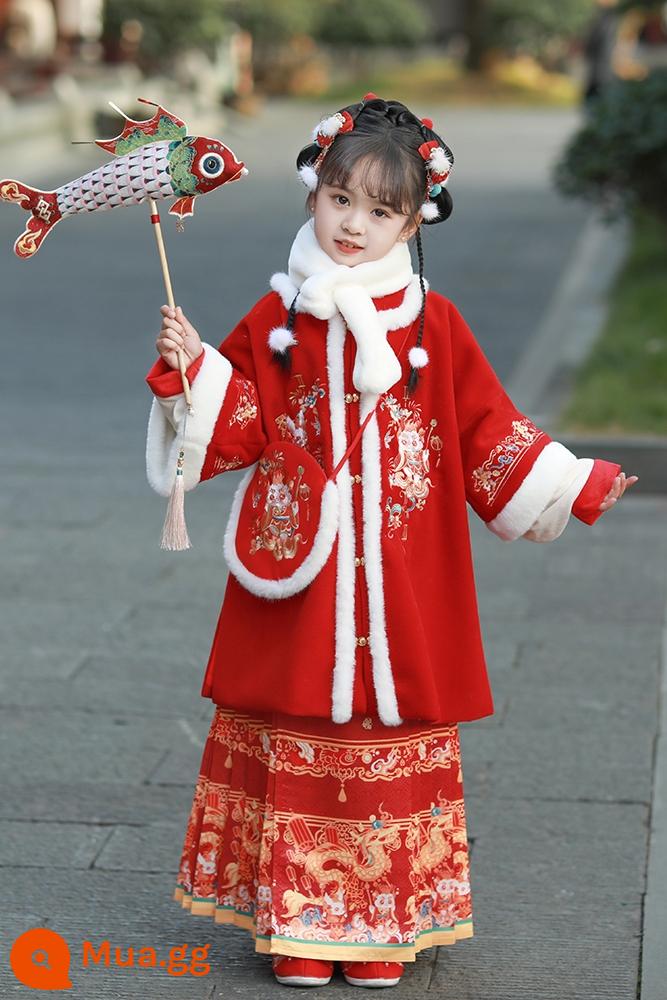 Áo choàng bé gái áo choàng mùa đông Hanfu bé cộng với nhung dày phong cách Trung Quốc Quần áo năm mới cho trẻ em đi chơi trang phục cổ trang thu đông - Phiên bản dài vừa phải màu đỏ Xianglong + váy mặt ngựa [cổ lông miễn phí] + túi