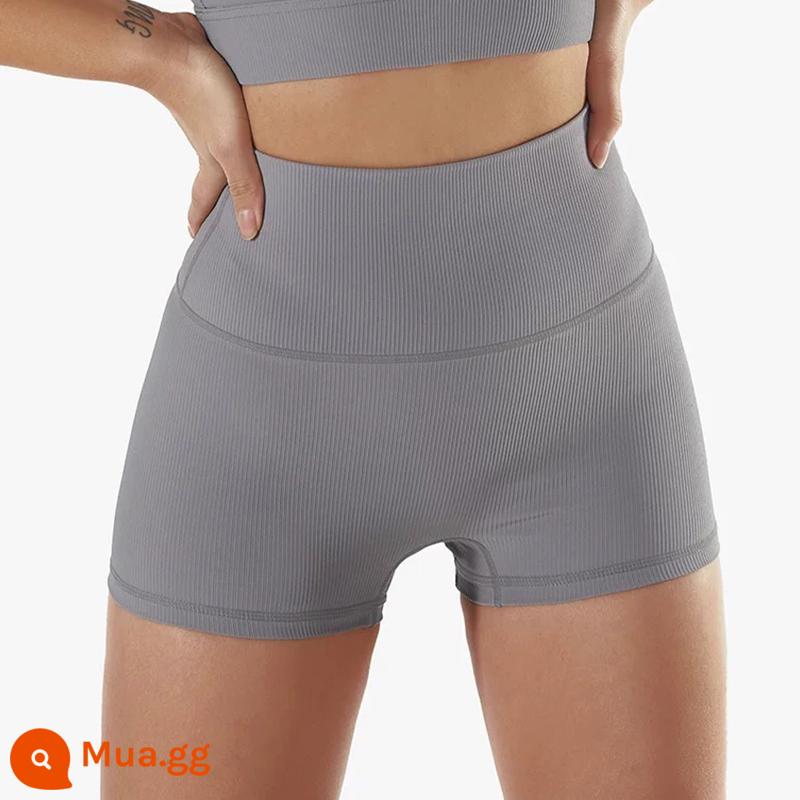 Zzzhang Summer Speed ​​Dry Dry Travel Set Sports Set Fashion Fashion Western School 2022 New Yoga Quần áo hai bộ - Quần short màu xám cực chất