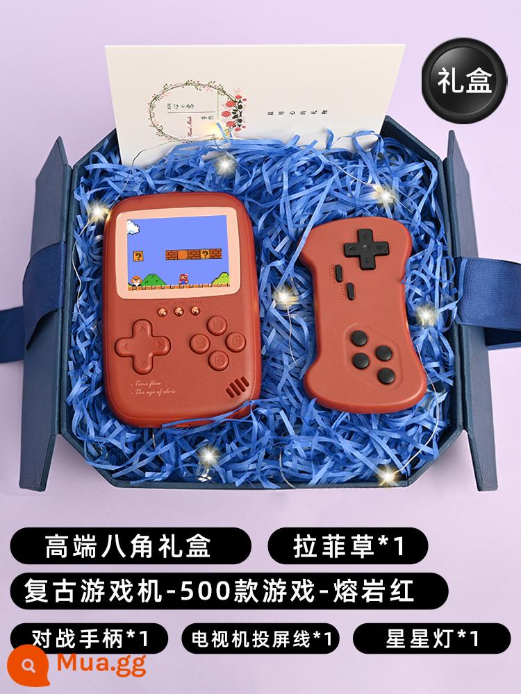 2023 mới máy chơi game cổ bao phủ lòng bàn tay nỗi nhớ thời thơ ấu kiểu cũ super psp Marie Tetris đôi cổ điển mini nhỏ cầm tay sạc điện thoại di động cho trẻ em - [Hộp quà hình bát giác cao cấp] [Đỏ dung nham] Cặp 500 trong 1 cho hai bộ sạc di động ★ 10000 mAh