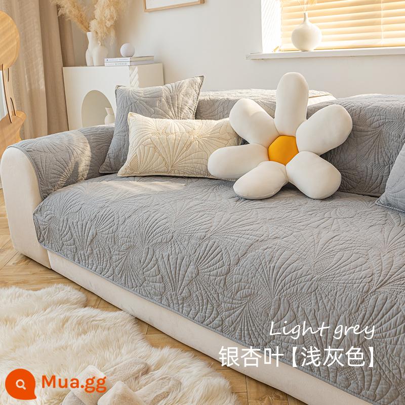 Mumi Sofa Đệm Bốn Mùa Đa Năng Vỏ Kem Khăn Nhẹ Sang Trọng Đơn Giản Hiện Đại Đệm Chống Trơn Trượt Ghế Sofa mùa Đông - Lá bạch quả [xám nhạt]