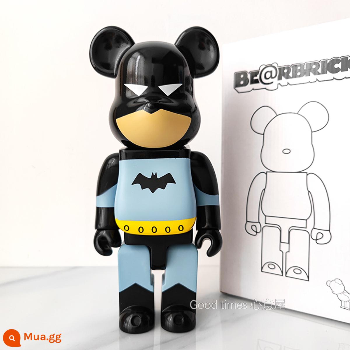 Bearbrick lưới đỏ bạo lực gấu búp bê trang trí phòng khách xây dựng mô hình khối búp bê gấu dâu tây gấu mù hộp quà tặng - người dơi