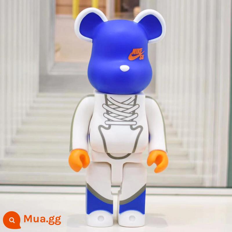 Bearbrick lưới đỏ bạo lực gấu búp bê trang trí phòng khách xây dựng mô hình khối búp bê gấu dâu tây gấu mù hộp quà tặng - Màu xanh nhạt