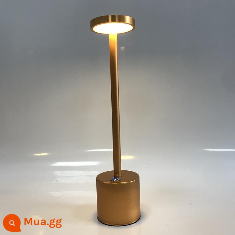 Đèn Led Sạc Thanh Đèn Bàn Cá Tính Sáng Tạo Cafe Phòng Ăn Thanh Rõ Ràng Dịch Vụ Đèn Ngủ Cảm Ứng Kim Loại Đèn Bàn - Mẫu vàng vàng