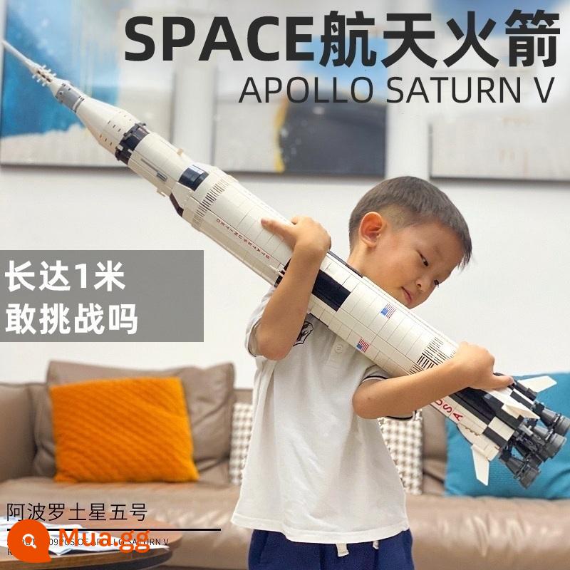 Mẫu Thần Châu số 13 do SF Express giao - Tên lửa Saturn 5 dài hơn 1 mét