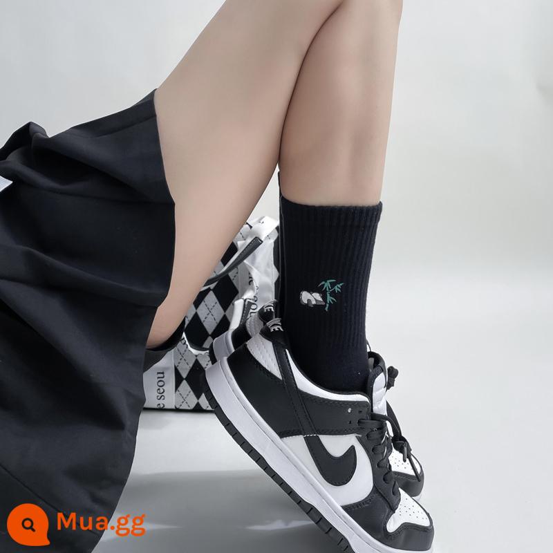 CrazySox gấu trúc khổng lồ vớ thêu đen trắng sọc chữ gấu trúc thể thao nam và nữ vớ cotton ống giữa màu trơn - Gấu trúc tre đen thuần khiết