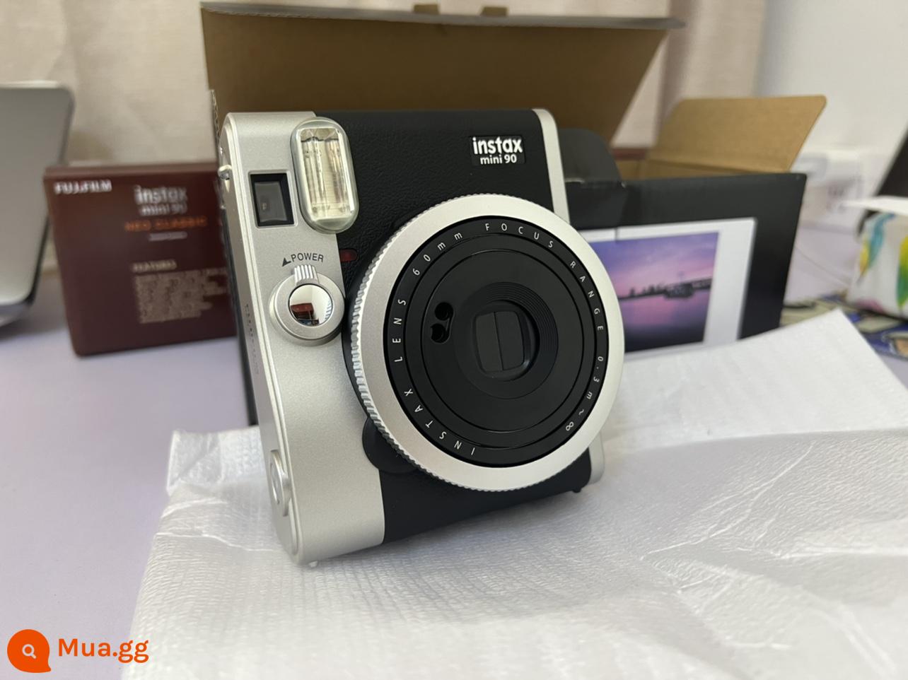 Fuji Polaroid mini90 có sẵn để mua hàng ở nước ngoài và có bảo hành, SF Express sẽ giao hàng trong dịp Tết và giao hàng bình thường trong dịp Tết. - Đen (chuyển phát nhanh SF 24 giờ)