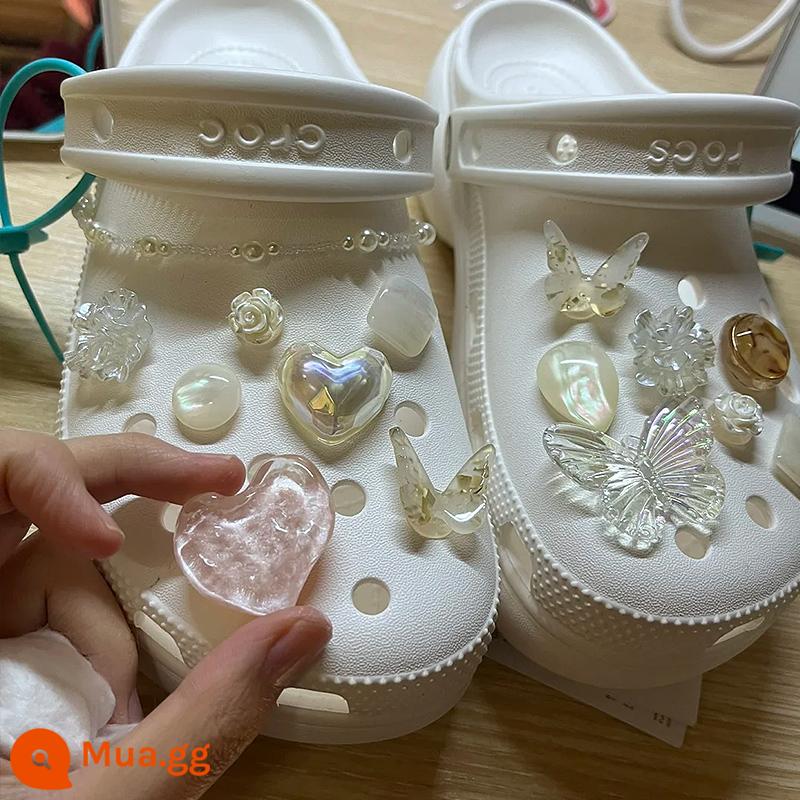 Thích hợp cho giày lỗ crocs phụ kiện Giày CRORS hoa khóa giày phụ kiện tự làm giày trang trí chéo hương thơm nhỏ - Mẫu ngọc trai tình yêu cỡ lớn chuỗi hạt đơn [không bao gồm giày]