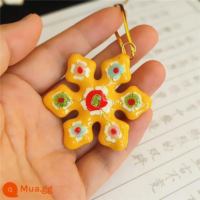 Gao Yan Value Cloisonne Blue Snow Flower Ball Mặt dây nhỏ Dripstick Ballball Trang trí Giáng sinh Trang trí Phụ kiện DIY Gửi người nước ngoài - bông tuyết màu vàng