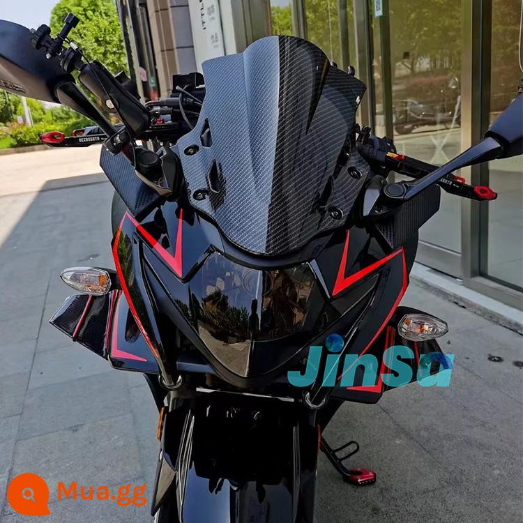 Suzuki đầu máy GSX250R môi dưới sửa phụ kiện cố định cánh gió gương hậu cạnh tranh kính chắn gió nâng cao kính chắn gió trước - Kính chắn gió bằng sợi carbon (gửi nhãn dán dụng cụ)