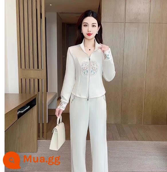 Bộ đồ thể thao thông thường cho nữ mùa xuân 2024 phong cách mới phong cách phương Tây áo khoác cardigan thêu ống rộng quần hai mảnh - Trắng