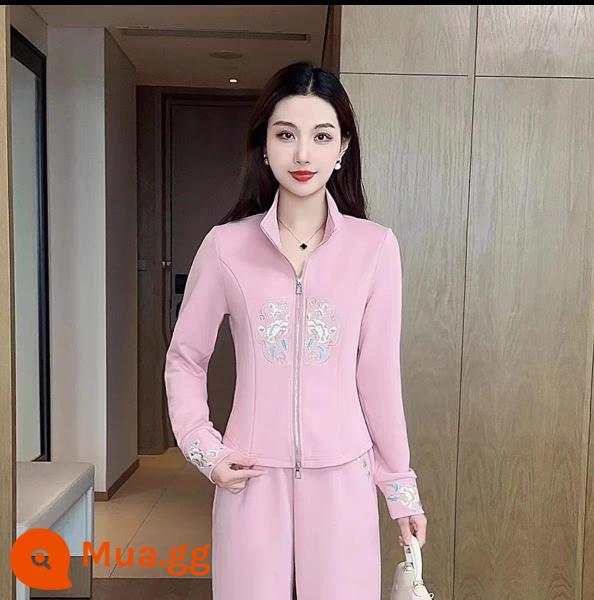 Bộ đồ thể thao thông thường cho nữ mùa xuân 2024 phong cách mới phong cách phương Tây áo khoác cardigan thêu ống rộng quần hai mảnh - Hồng