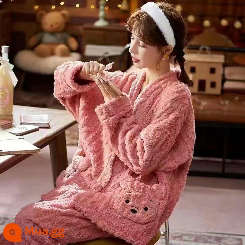 Bộ đồ ngủ lông cừu san hô phụ nữ có thể mặc flannel chất lượng cao mùa đông ấm áp mùa thu và mùa đông phù hợp với dịch vụ tại nhà - Gấu mật ong phong cách nhung màu hồng