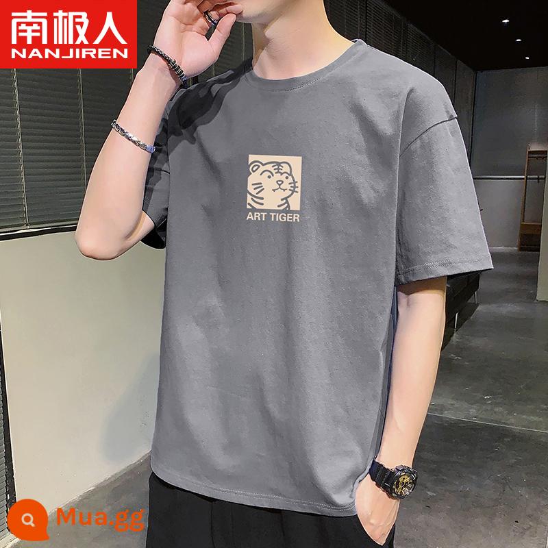 Nanjiren mùa hè mới áo thun cotton ngắn tay áo sơ mi nam có đáy rộng cổ tròn in hình học sinh Áo thun nửa tay - ART-TIGER màu xám đậm