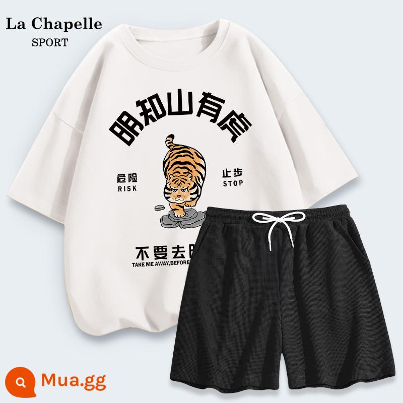 Bộ đồ thể thao La Chapelle nữ mùa hè rộng rãi sinh viên cotton áo thun ngắn tay bánh quế quần đùi hai mảnh mùa hè X - Trắng (biết có hổ) + đen (để trống)