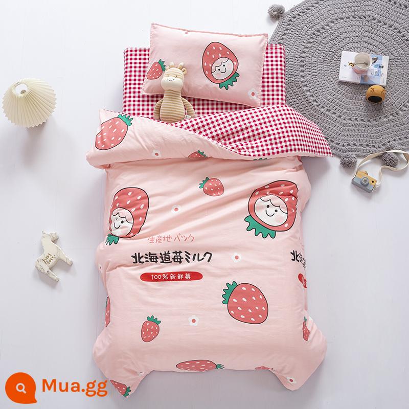 Bộ chăn ga ba món mẫu giáo, vỏ chăn trẻ em, bộ sáu món cho bé sắp vào mẫu giáo, chăn ga gối cotton nguyên chất, chăn ngủ mùa đông đặc biệt - Quả dâu