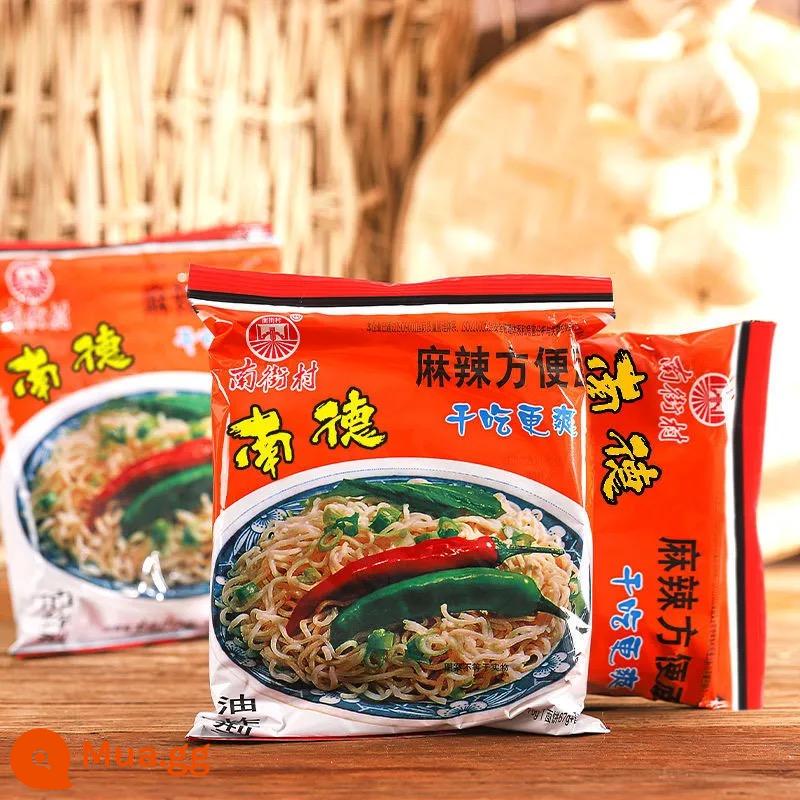 Mì ăn liền Nanjie Village Bắc Kinh 65g * 40 gói mì ăn liền cay hộp đầy đủ bao bì cũ mì ăn khô mì giòn - Mì Nam Deok 10 gói