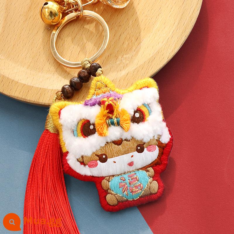 Đánh Thức Sư Tử Mặt Dây Chuyền Thêu Tự Làm Biểu Tượng Hòa Bình Handmade Thêu Gói Sinh Nhật Gửi Bố Gửi Bạn Trai Ô Tô Mặt Dây Chuyền - [Móc khóa Lion Dance Pony] Miễn phí băng thêu + ngải cứu