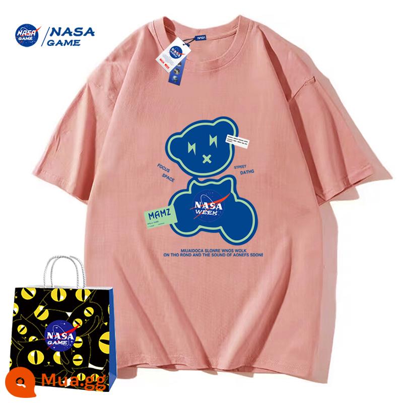 Trang web chính thức của NASA GAME sản phẩm mới đồng thương hiệu 2024 Áo phông ngắn tay cotton nguyên chất dành cho nam và nữ Áo phông hàng hiệu hợp thời trang Áo thun đôi - Áo phông màu hồng của NASA Lightning Bear