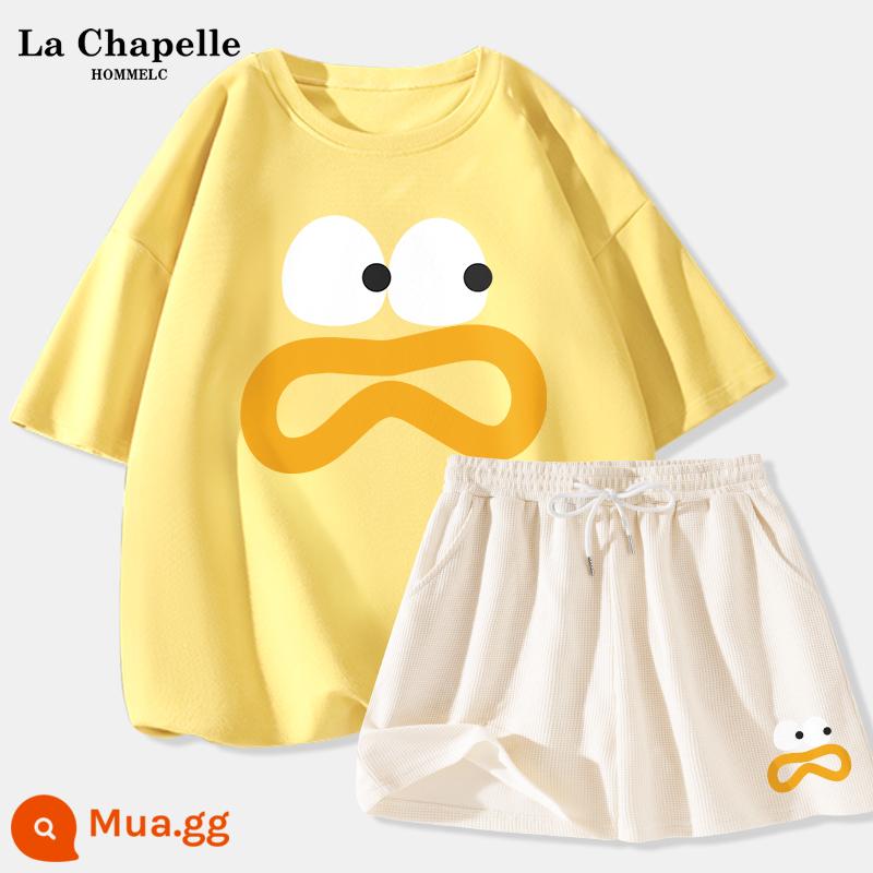 La Chapelle mùa hè bộ đồ thể thao phù hợp với nữ 2023 mùa hè mới học sinh cấp hai quần short thường ngày hai mảnh J - Vàng ngỗng (ngẩn ngơ) + quần trắng sữa (quần ngơ ngác phía trước bên trái)