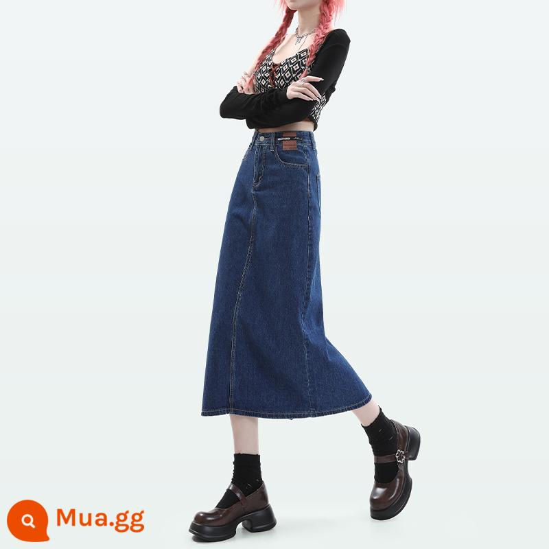 Váy denim phong cách retro cho nữ mùa xuân thu 2023 phiên bản dài vừa phải mùa hè mới có túi xẻ hông Váy hông - Màu xanh đậm (khe sau)