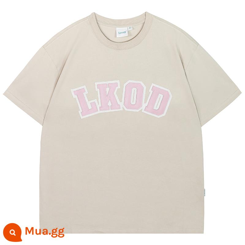 LK STORE LKOD 2023 Da Mới Nhãn Triều Thương Hiệu Cổ Tròn Quần Lót Cotton Nguyên Chất Tay Ngắn Áo Thun Mùa Hè - Màu cát (chữ màu hồng)