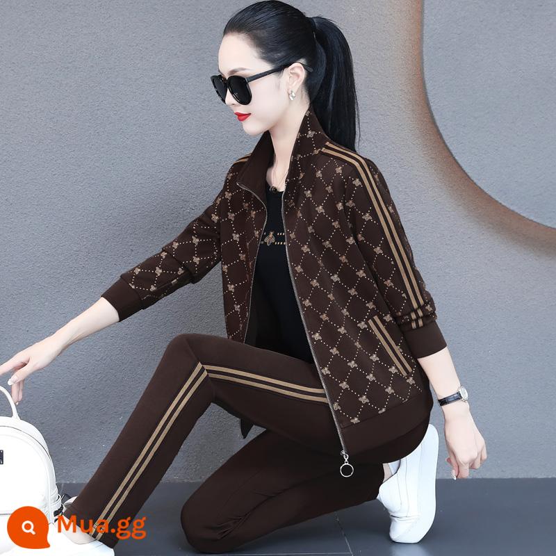 Bộ đồ thể thao thương hiệu dành cho nữ xuân thu 2023 phong cách mới phong cách nước ngoài cotton nguyên chất áo thun dáng rộng chạy bộ thường ngày bộ đồ ba mảnh xu hướng - Cà phê đen 9588 (bộ ba món) chất lượng cao