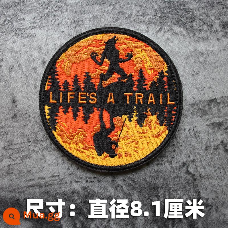 Thêu Velcro Scenic Morale Patch Phiêu lưu ngoài trời Cắm trại Traveller Keo Armband Morale Patch - CUỘC SỐNG LÀ MỘT CON ĐƯỜNG Vua Quái Vật