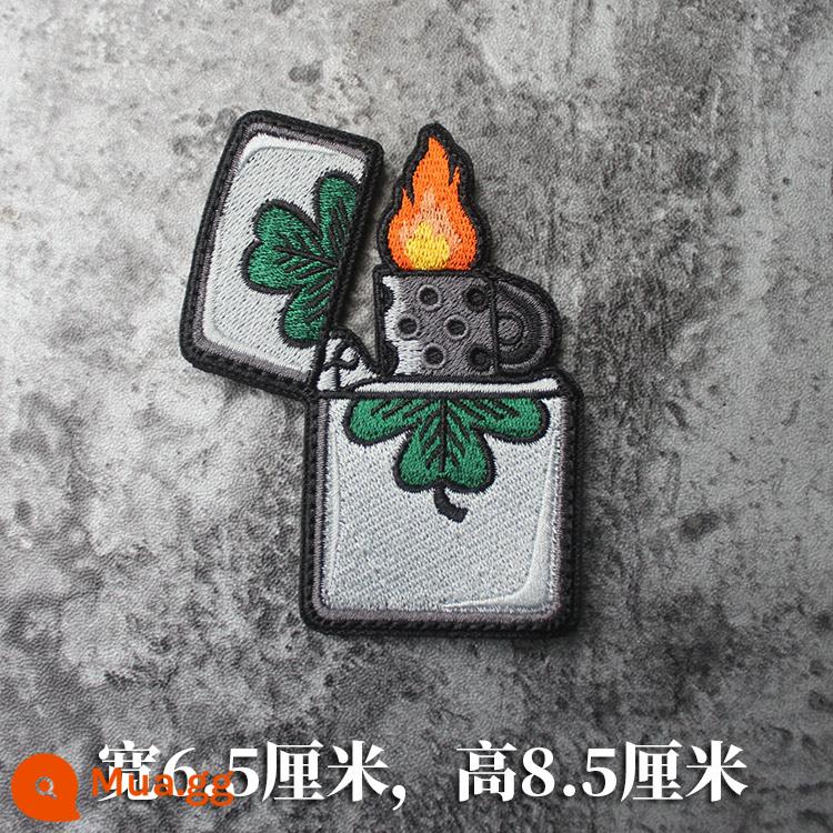 Thêu Velcro Scenic Morale Patch Phiêu lưu ngoài trời Cắm trại Traveller Keo Armband Morale Patch - Bật lửa cỏ ba lá