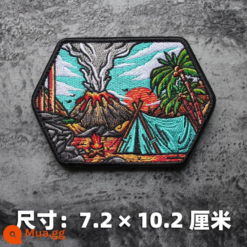 Thêu Velcro Scenic Morale Patch Phiêu lưu ngoài trời Cắm trại Traveller Keo Armband Morale Patch - núi lửa xanh da trời