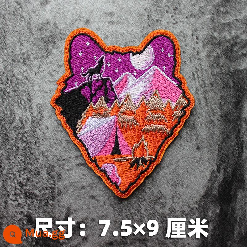 Thêu Velcro Scenic Morale Patch Phiêu lưu ngoài trời Cắm trại Traveller Keo Armband Morale Patch - Sói đầu sói đầy màu sắc hú