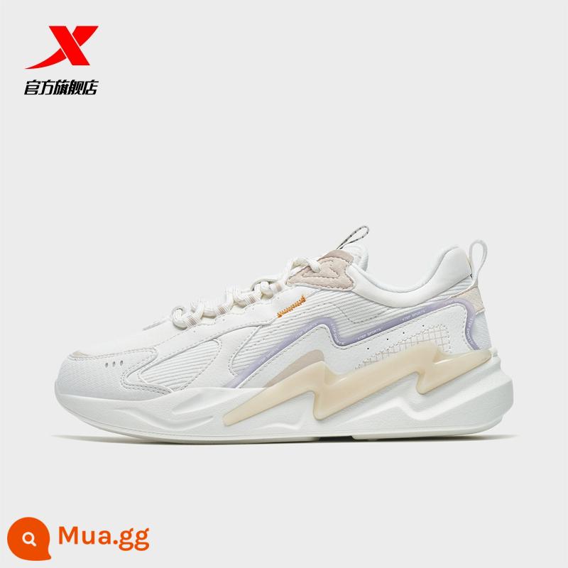 Xtep Lightning Giày Thường Thu Đông 2022 Giày Sneaker Da Mới Cho Nam Và Nữ Mẫu Giày Đôi Chính Hãng Tất Cả Phù Hợp - Cánh buồm trắng-Người mẫu nữ