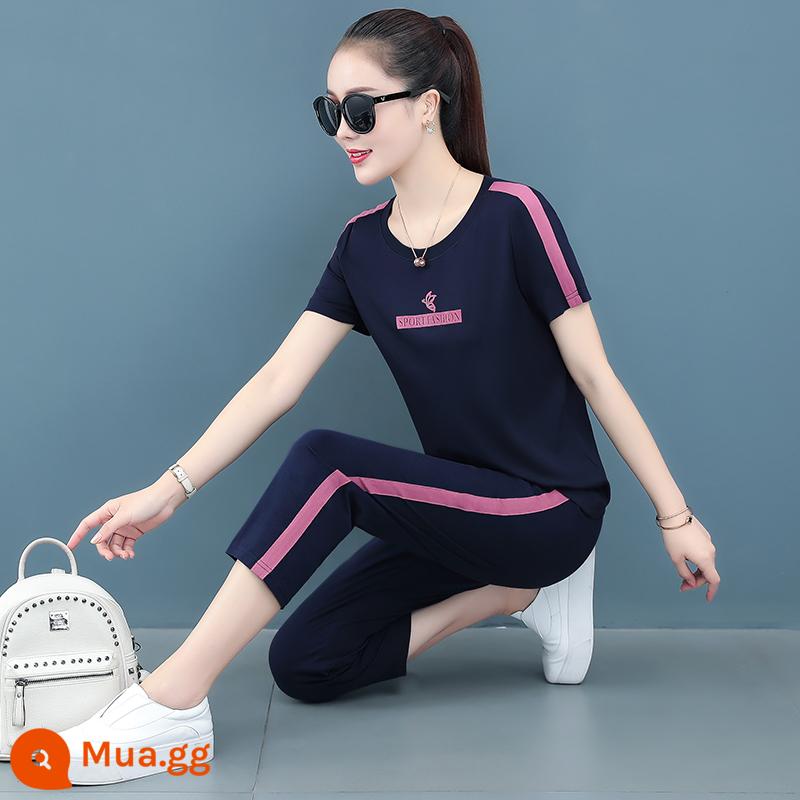 Bộ đồ thể thao cotton quần áo mùa hè của phụ nữ 2023 thời trang mùa hè mới của mẹ quần áo thường ngày mùa hè bộ đồ hai mảnh ngắn tay - Xanh sapphire (bộ quần crop) 7716