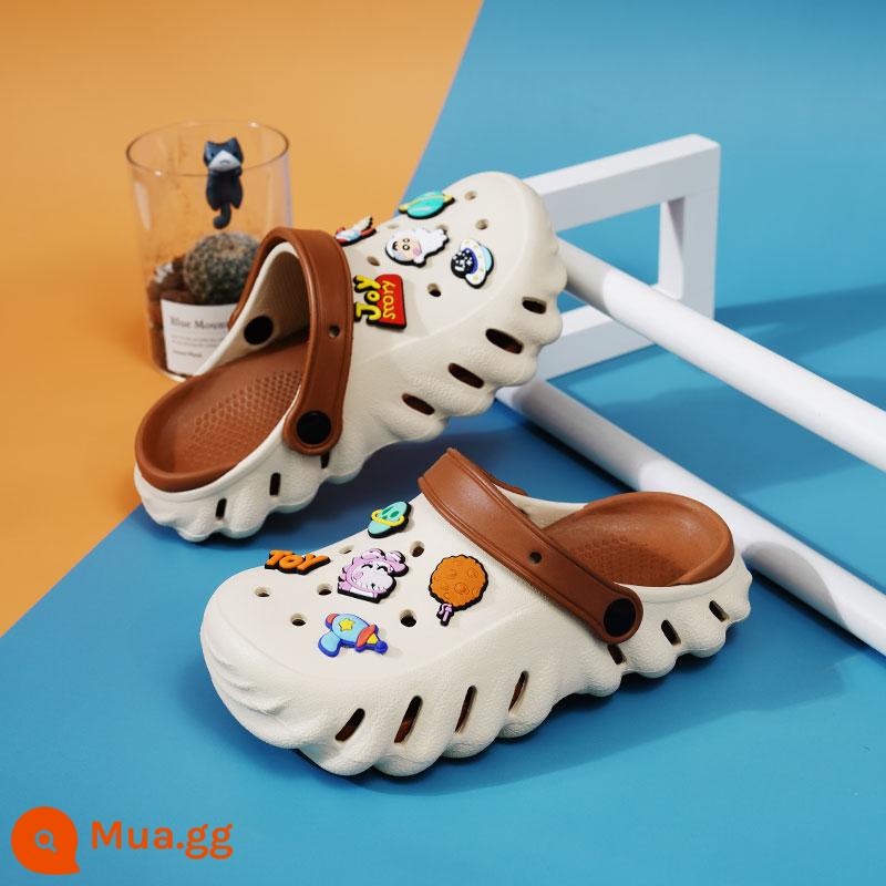 abckids giày xỏ lỗ trẻ em bé trai dép xăng đan mùa hè chống trượt trẻ em trung và lớn bé trai đi giày đi biển - Khaki Brown (Crayon Shin-chan)