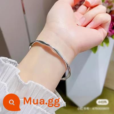 YC3.8 Ngày Phụ Nữ Vòng Tay Hoa Ánh Sáng Xu Hướng Thời Trang Sang Trọng Vòng Tay Đa Năng Có Thể Điều Chỉnh Món Quà Cho Bạn Gái Và Những Người Bạn Thân Nhất - Mobius lên tiếng.